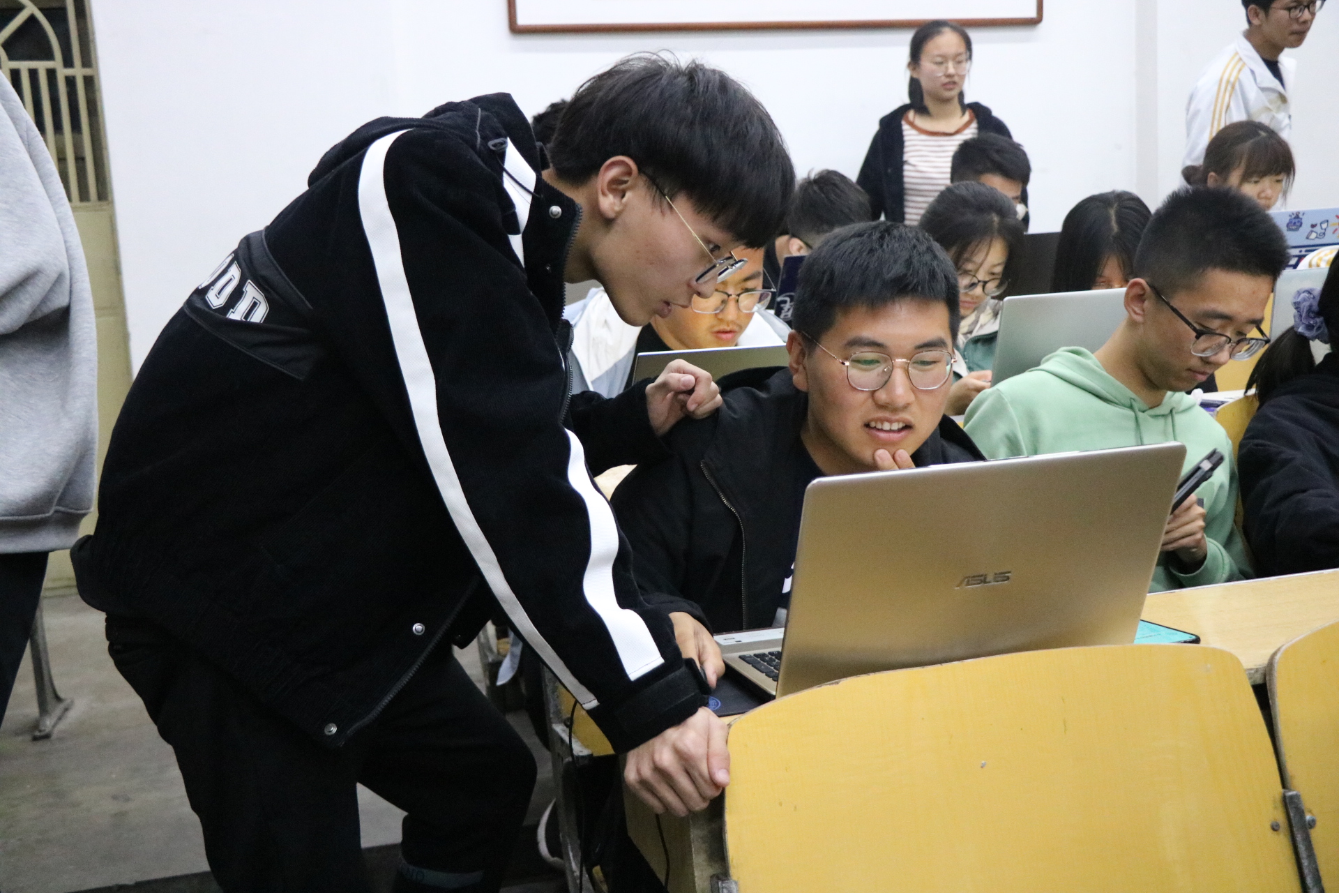 我院举办学生干部培训系列第一讲——公文培训